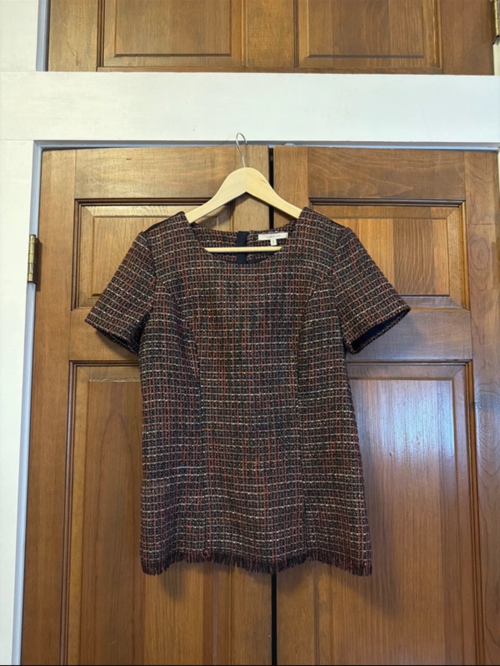 Textured Short-Sleeve Tweed Top in Navy, Red, Black, Gold 41 Hawthorn Medium
